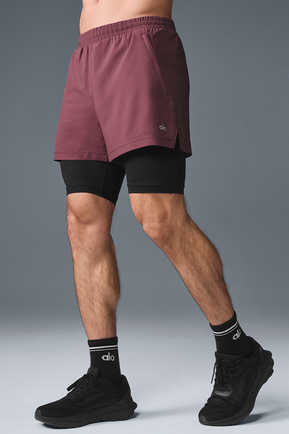 5 Revival 2-in-1 Short - Burgundy Truffle/Black - Image 3